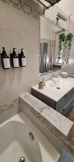 Faby & Fra Apartments Ливорно Экстерьер фото