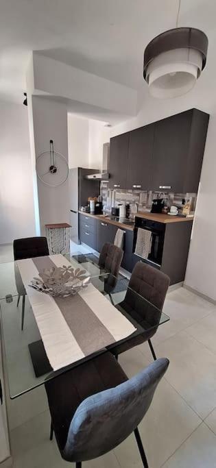 Faby & Fra Apartments Ливорно Экстерьер фото