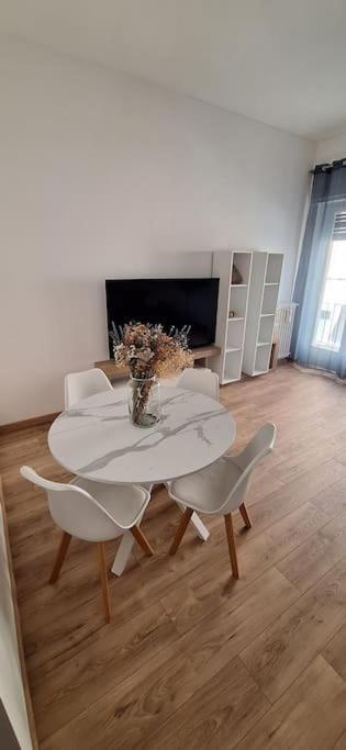 Faby & Fra Apartments Ливорно Экстерьер фото